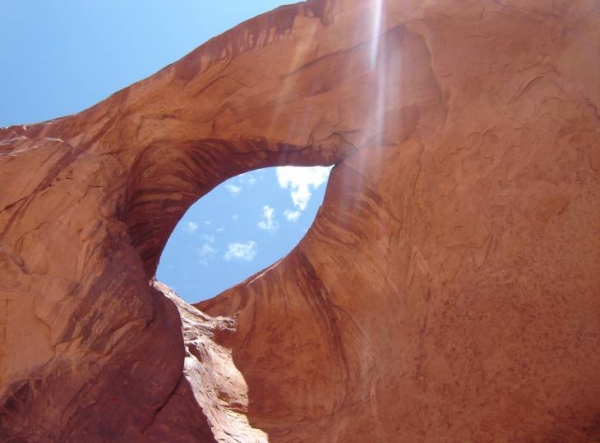 L'Oeil du soleil, Arizona aux Etats-Unis. Photo, été 2010, prise par mon épouse lors de notre voyage avec nos deux enfants